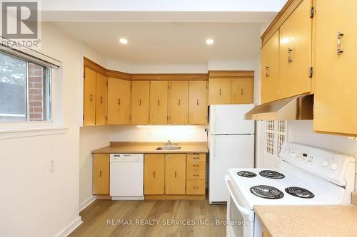 2 - 100 George Henry Boulevard, Toronto, ON - Indoor Photo Showing Other Room