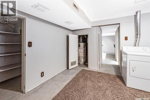 43 Spinks Drive, Saskatoon, SK - Indoor Photo Showing Laundry Room