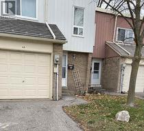 251 - 44 WOODY VINE WAY  Toronto, ON M2J 4H6