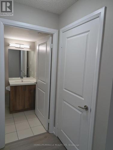 1226 - 2 Eva Road, Toronto, ON - Indoor Photo Showing Bathroom
