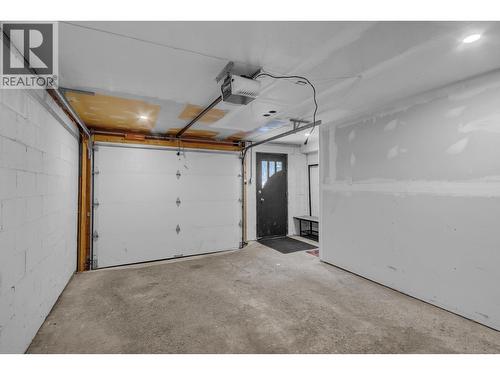 9147 North Kelly Road, Prince George, BC - Indoor Photo Showing Garage