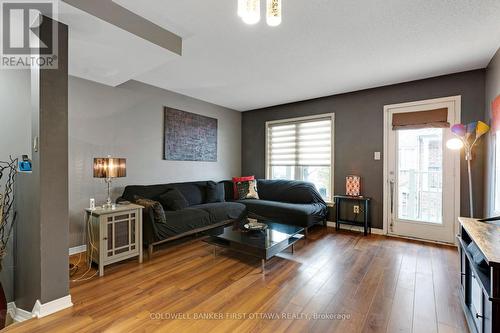 150 Urbancrest Private, Ottawa, ON - Indoor Photo Showing Living Room