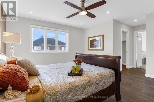 4838 Columbus Drive, Burlington, ON - Indoor Photo Showing Bedroom