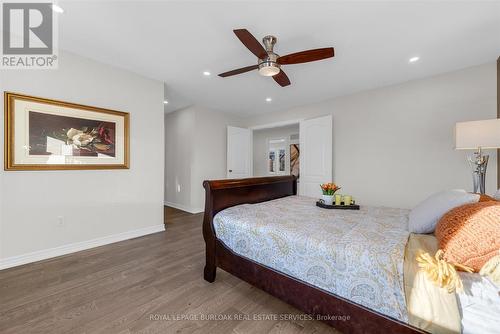 4838 Columbus Drive, Burlington, ON - Indoor Photo Showing Bedroom