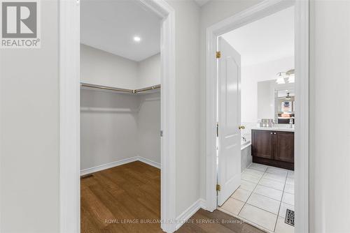 4838 Columbus Drive, Burlington, ON - Indoor