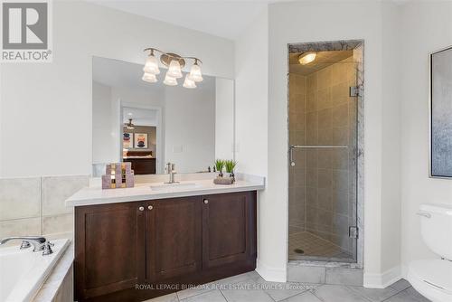 4838 Columbus Drive, Burlington, ON - Indoor Photo Showing Bathroom