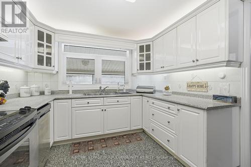 9 Westmount Park Road, Toronto, ON - Indoor Photo Showing Kitchen With Double Sink With Upgraded Kitchen