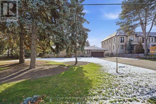9 Westmount Park Road, Toronto, ON - Outdoor