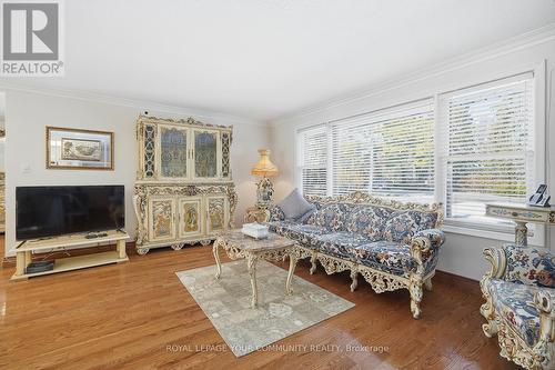 9 Westmount Park Road, Toronto, ON - Indoor Photo Showing Living Room