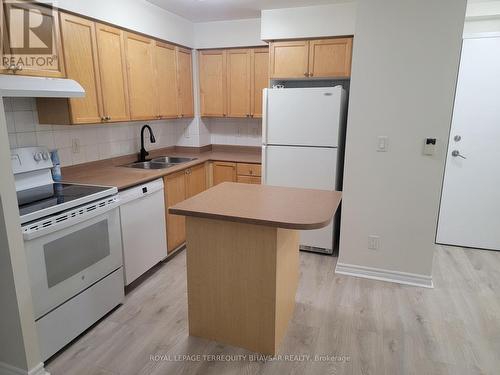 1623 - 3888 Duke Of York Boulevard, Mississauga, ON - Indoor Photo Showing Kitchen With Double Sink