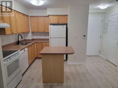 1623 - 3888 Duke Of York Boulevard, Mississauga, ON - Indoor Photo Showing Kitchen With Double Sink