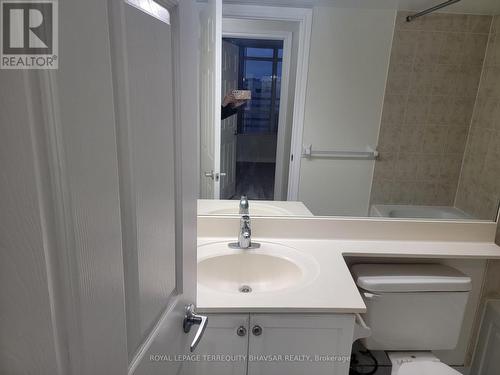1623 - 3888 Duke Of York Boulevard, Mississauga, ON - Indoor Photo Showing Bathroom