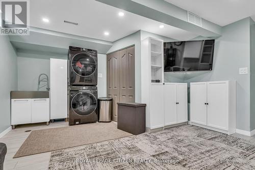 7567 Wildfern Drive, Mississauga, ON - Indoor Photo Showing Laundry Room