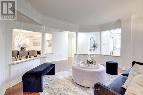 108 Kirkbride Crescent, Vaughan, ON - Indoor Photo Showing Living Room