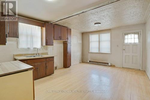 844 Stirling Avenue S, Kitchener, ON - Indoor Photo Showing Kitchen With Double Sink