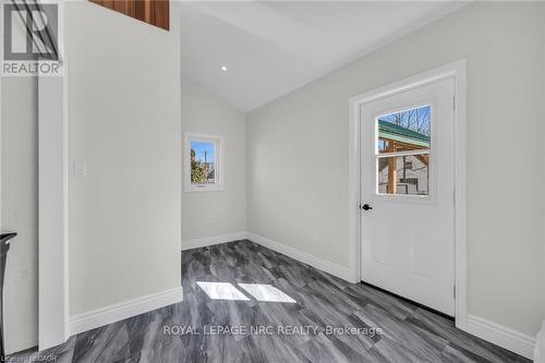 2076 Main Street N, Haldimand, ON - Indoor Photo Showing Other Room