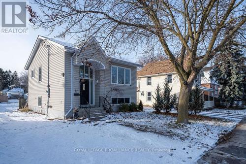 24 St Charles Street, Belleville (Belleville Ward), ON - Outdoor With Facade