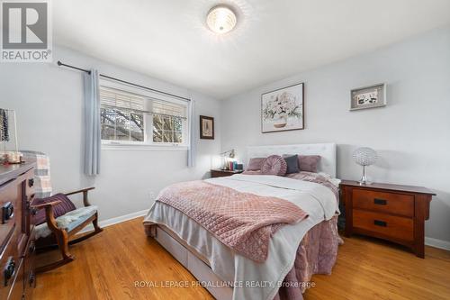 4 Kingsway Court, Belleville (Belleville Ward), ON - Indoor Photo Showing Bedroom