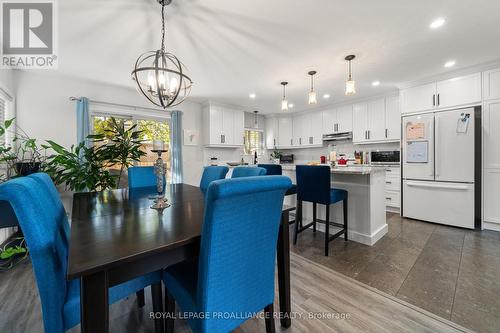 4 Kingsway Court, Belleville (Belleville Ward), ON - Indoor Photo Showing Dining Room