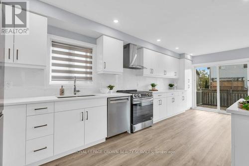 79 Winding Meadow Court, Kitchener, ON - Indoor Photo Showing Kitchen With Upgraded Kitchen