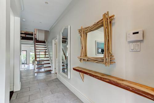 Hall d'entrée/Vestibule - 112 Av. Cornwall, Mont-Royal, QC - Indoor Photo Showing Other Room