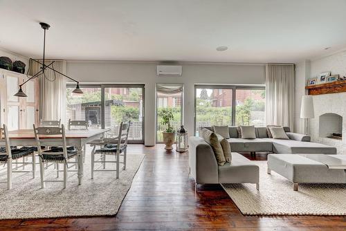 Salle familiale - 112 Av. Cornwall, Mont-Royal, QC - Indoor