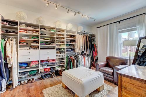 Penderie (Walk-in) - 112 Av. Cornwall, Mont-Royal, QC - Indoor With Storage