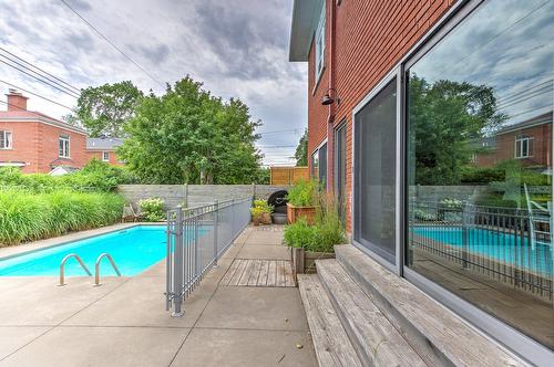 Pool - 112 Av. Cornwall, Mont-Royal, QC - Outdoor With In Ground Pool With Exterior
