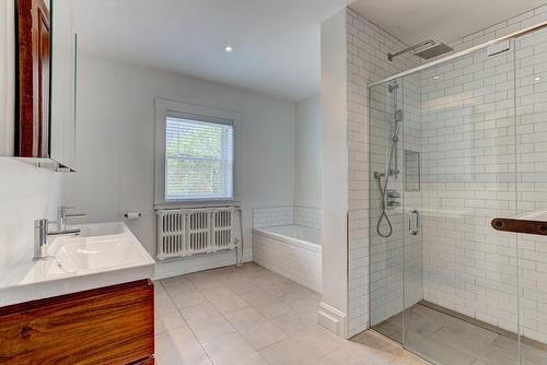 Salle de bains - 112 Av. Cornwall, Mont-Royal, QC - Indoor Photo Showing Bathroom
