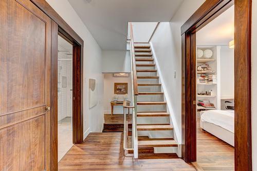Escalier - 112 Av. Cornwall, Mont-Royal, QC - Indoor Photo Showing Other Room