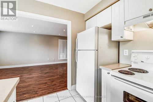 1470 Pate Court, Mississauga, ON - Indoor Photo Showing Kitchen