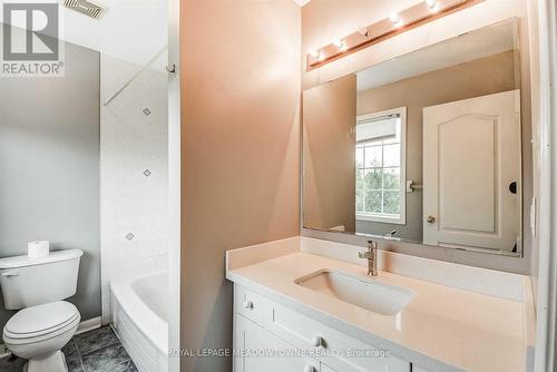 1470 Pate Court, Mississauga, ON - Indoor Photo Showing Bathroom