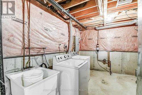 1470 Pate Court, Mississauga, ON - Indoor Photo Showing Laundry Room