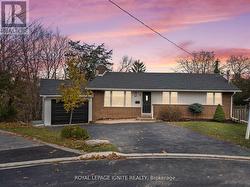 7 ISHERWOOD COURT  Mississauga, ON L5M 1E6