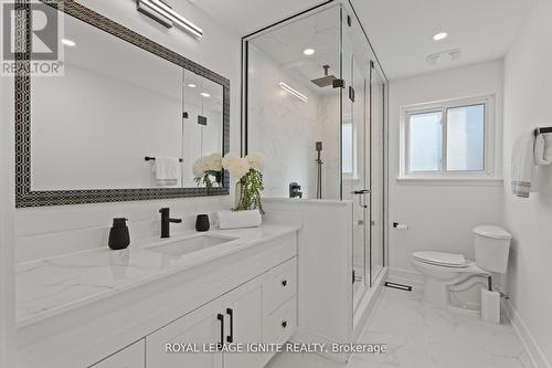 7 Isherwood Court, Mississauga, ON - Indoor Photo Showing Bathroom