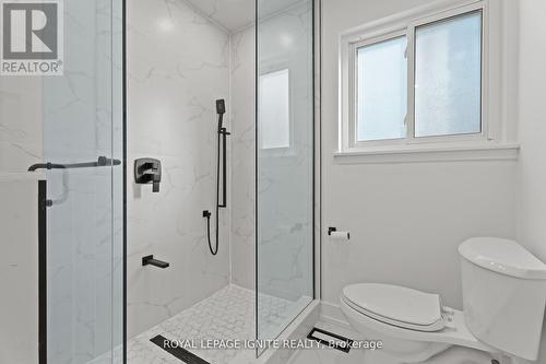 7 Isherwood Court, Mississauga, ON - Indoor Photo Showing Bathroom
