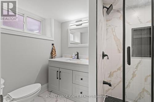 7 Isherwood Court, Mississauga, ON - Indoor Photo Showing Bathroom