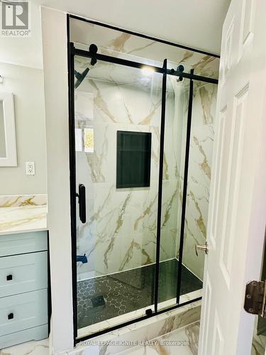 7 Isherwood Court, Mississauga, ON - Indoor Photo Showing Bathroom