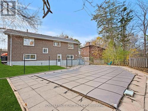 7 Isherwood Court, Mississauga, ON - Outdoor