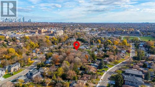 7 Isherwood Court, Mississauga, ON - Outdoor With View