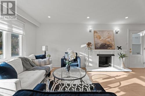 7 Isherwood Court, Mississauga, ON - Indoor Photo Showing Living Room With Fireplace