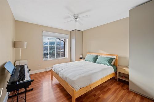 406-256 Hastings Avenue, Penticton, BC - Indoor Photo Showing Bedroom