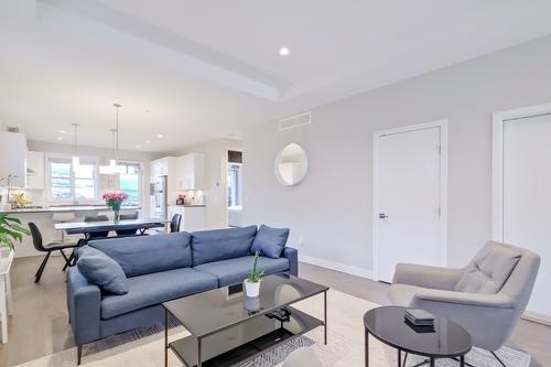 9703 Celeste Road, Lake Country, BC - Indoor Photo Showing Living Room