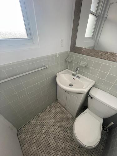 Salle d'eau - 503-4921 Av. Clanranald, Montréal (Côte-Des-Neiges/Notre-Dame-De-Grâce), QC - Indoor Photo Showing Bathroom