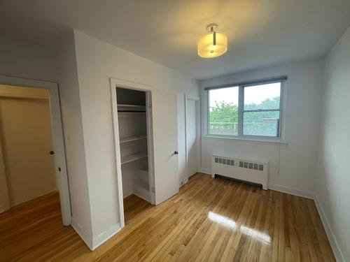Chambre à coucher - 503-4921 Av. Clanranald, Montréal (Côte-Des-Neiges/Notre-Dame-De-Grâce), QC - Indoor Photo Showing Other Room
