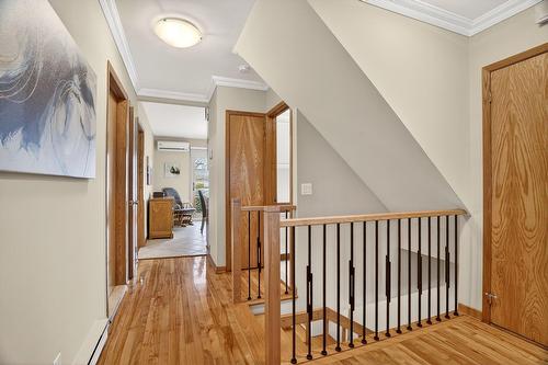 Escalier - 3215  - 3217 Av. Laurier E., Montréal (Rosemont/La Petite-Patrie), QC - Indoor Photo Showing Other Room