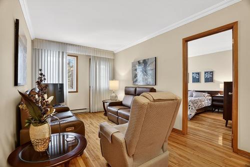 Salon - 3215  - 3217 Av. Laurier E., Montréal (Rosemont/La Petite-Patrie), QC - Indoor Photo Showing Other Room