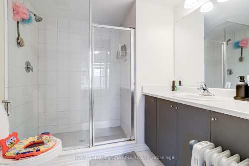 3-1155 Stroud Lane, Mississauga, ON - Indoor Photo Showing Bathroom