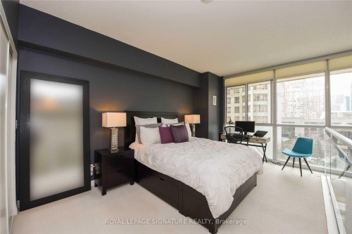 304-225 Webb Drive, Mississauga, ON - Indoor Photo Showing Bedroom