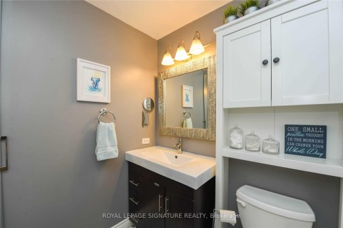 304-225 Webb Drive, Mississauga, ON - Indoor Photo Showing Bathroom